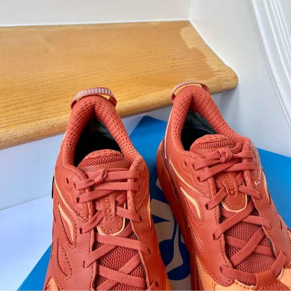 NWT Hoka Clifton Leather Gore-Tex Waterproof Unisex BOCT dark orange copper - Picture 9 of 16